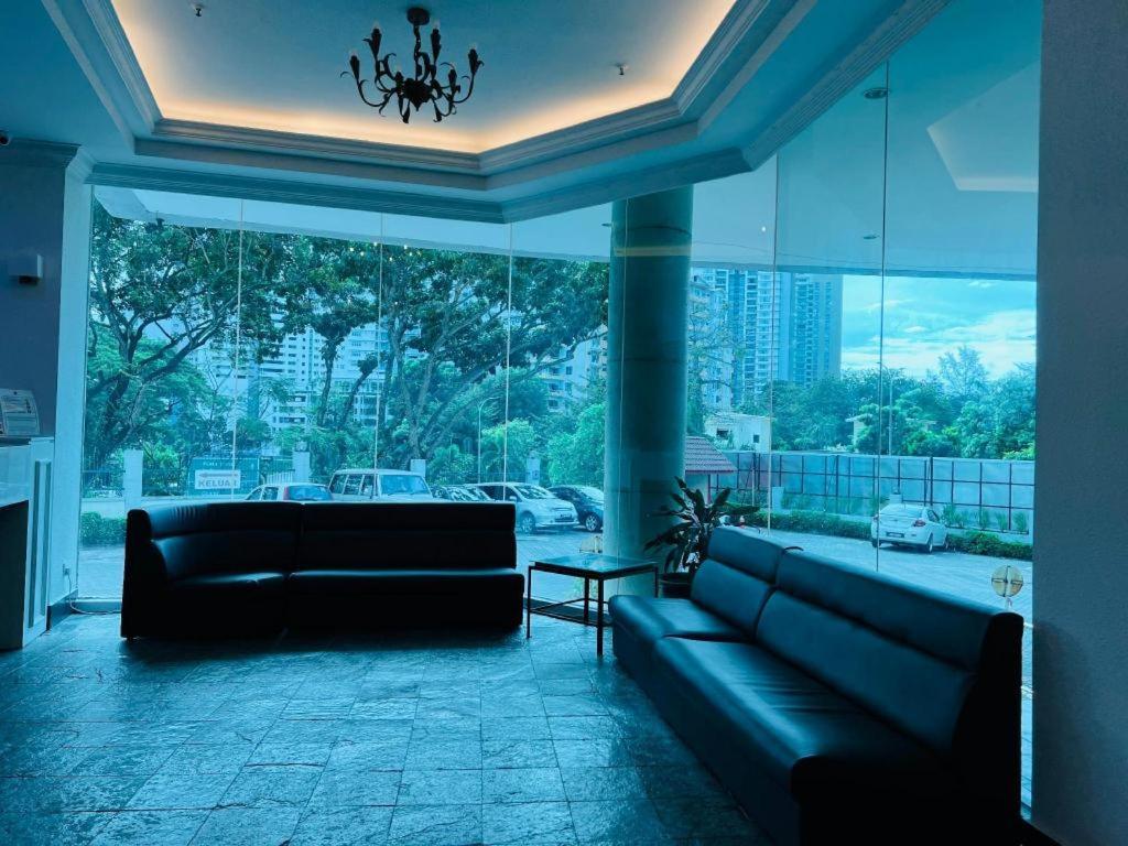 Stallions Suites Penang Jelutong Buitenkant foto