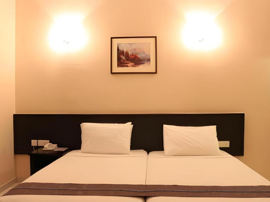 Stallions Suites Penang Jelutong Buitenkant foto