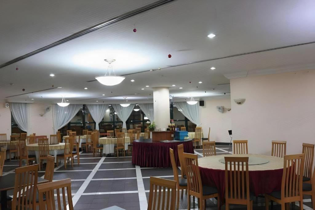 Stallions Suites Penang Jelutong Buitenkant foto