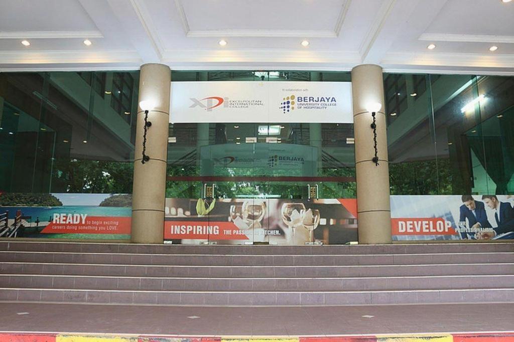 Stallions Suites Penang Jelutong Buitenkant foto