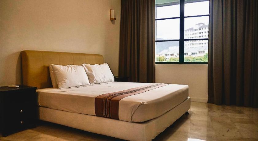 Stallions Suites Penang Jelutong Buitenkant foto