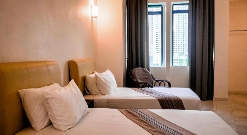 Stallions Suites Penang Jelutong Buitenkant foto