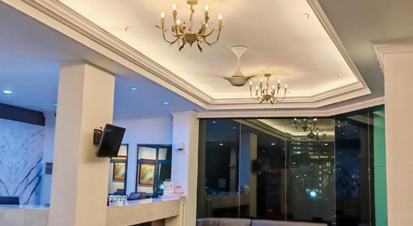 Stallions Suites Penang Jelutong Buitenkant foto