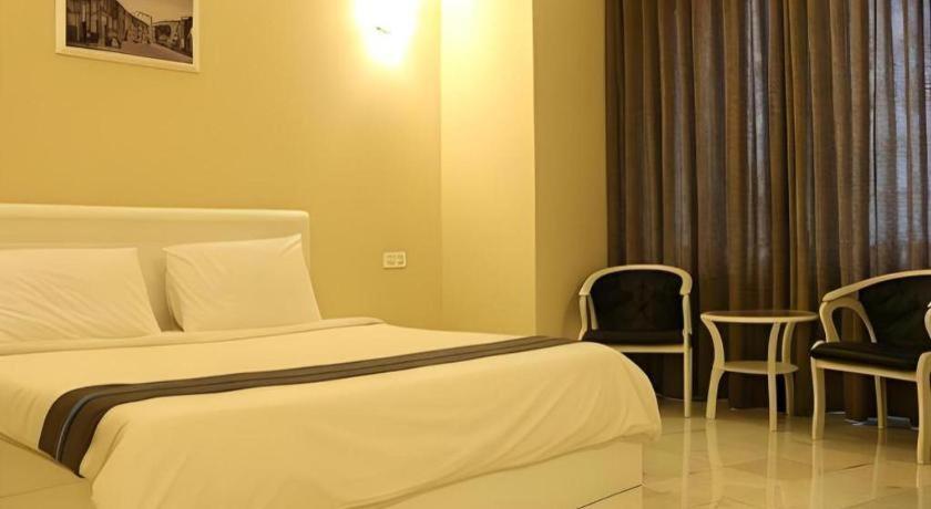 Stallions Suites Penang Jelutong Buitenkant foto